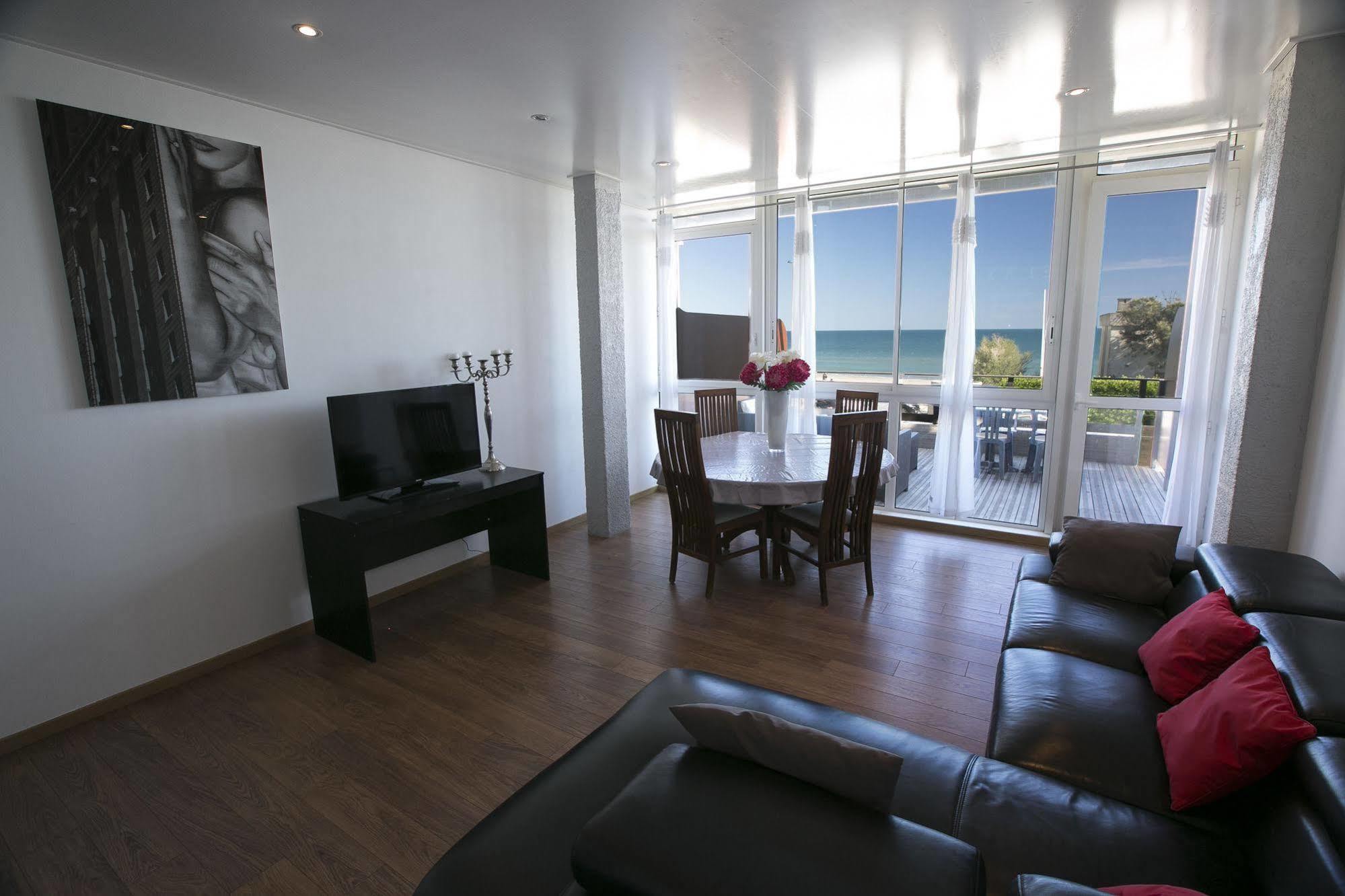 Le Grand Large Bord De Hotel&appartements Hotel